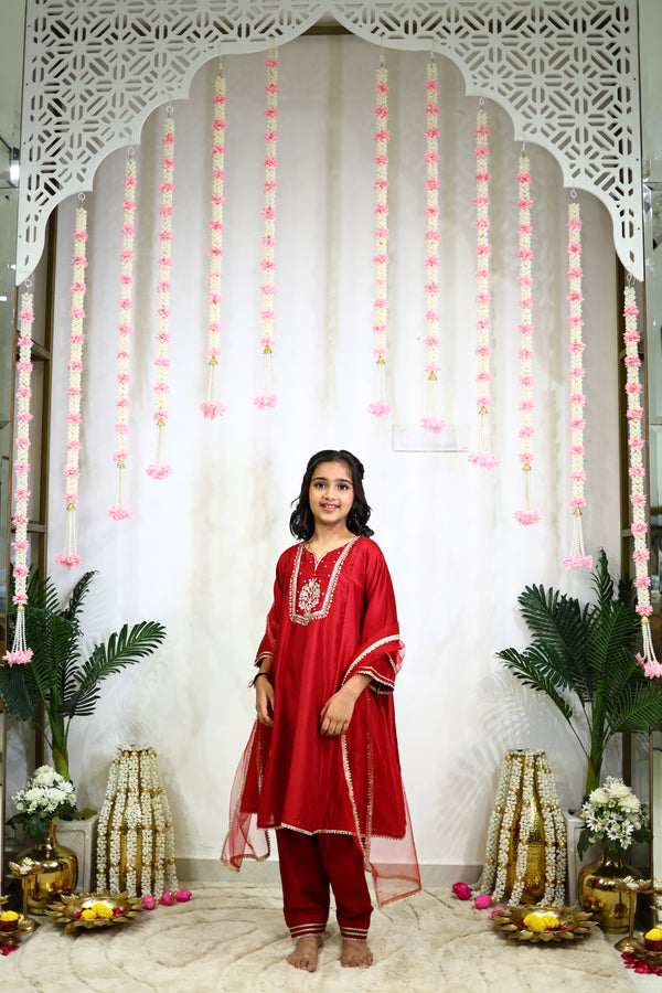 MEERA SUIT SET RED