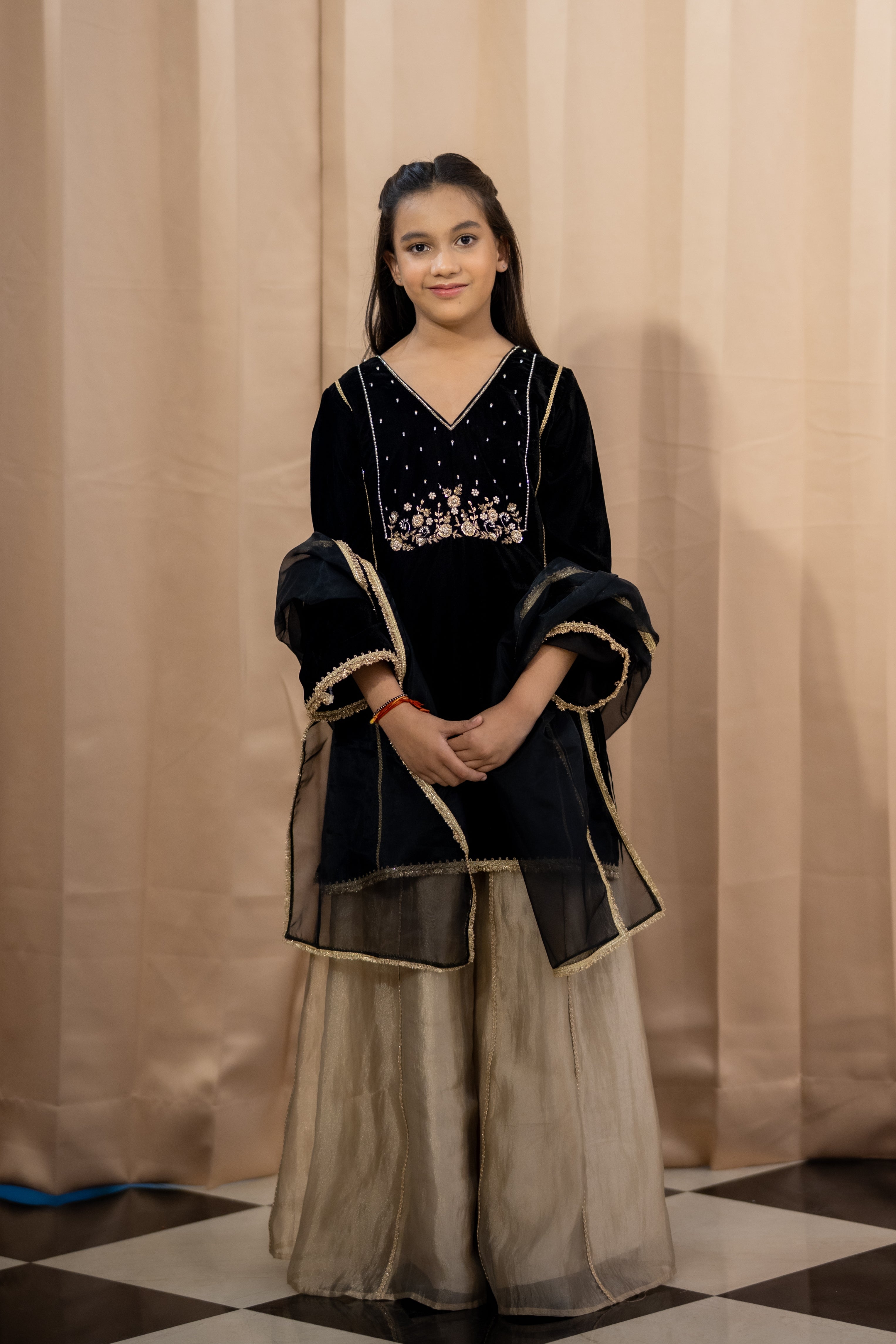 SUFIYAN CHANDANI VELVET BLACK