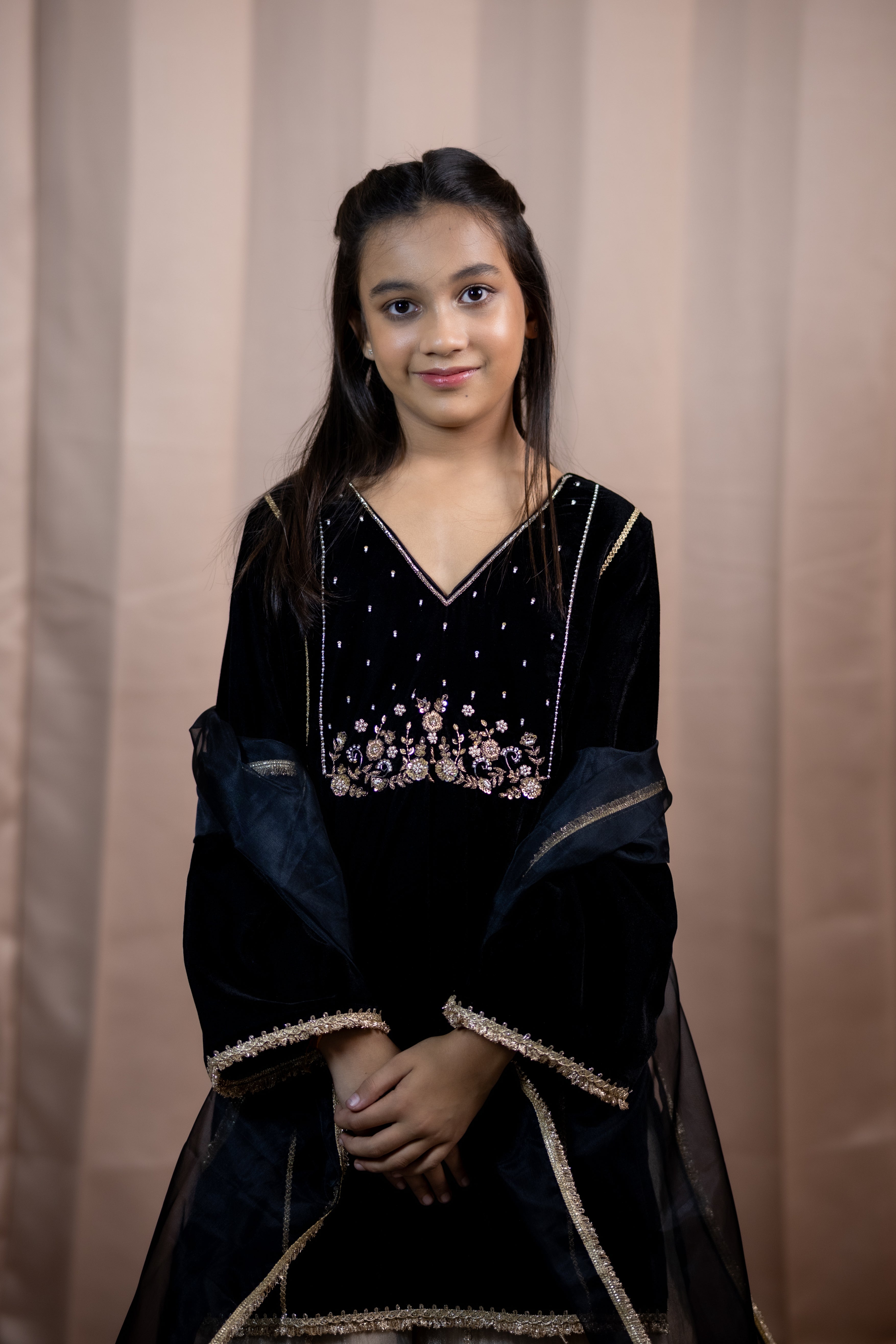 SUFIYAN CHANDANI VELVET BLACK