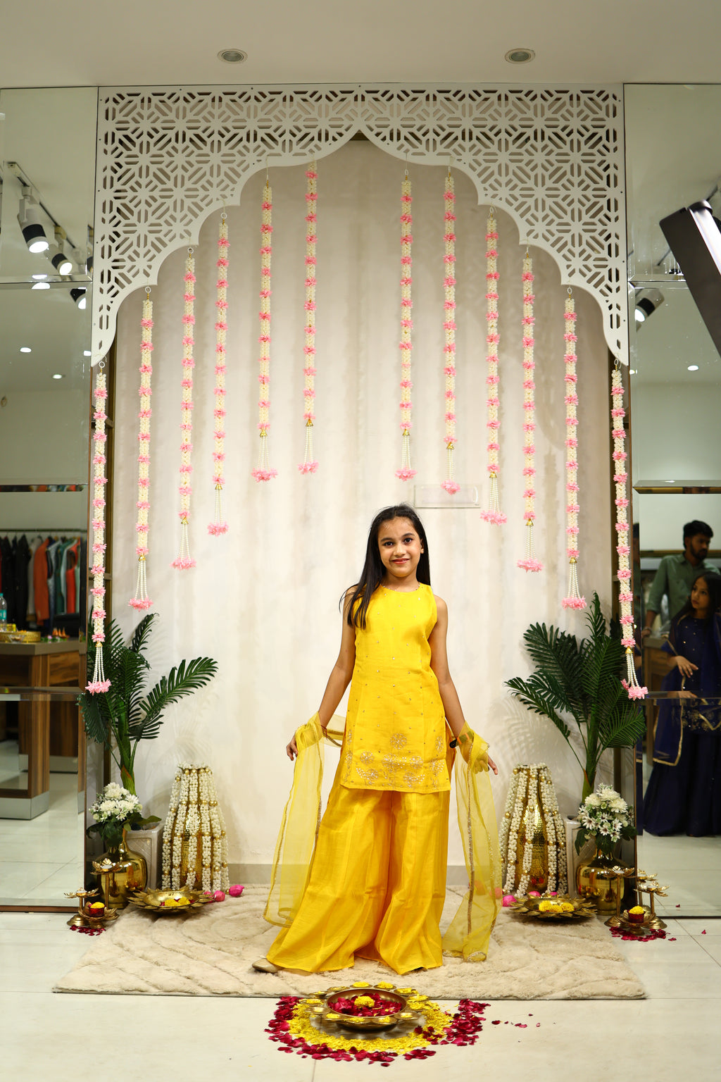 SUNHERI MUL SHARARA SET YELLOW