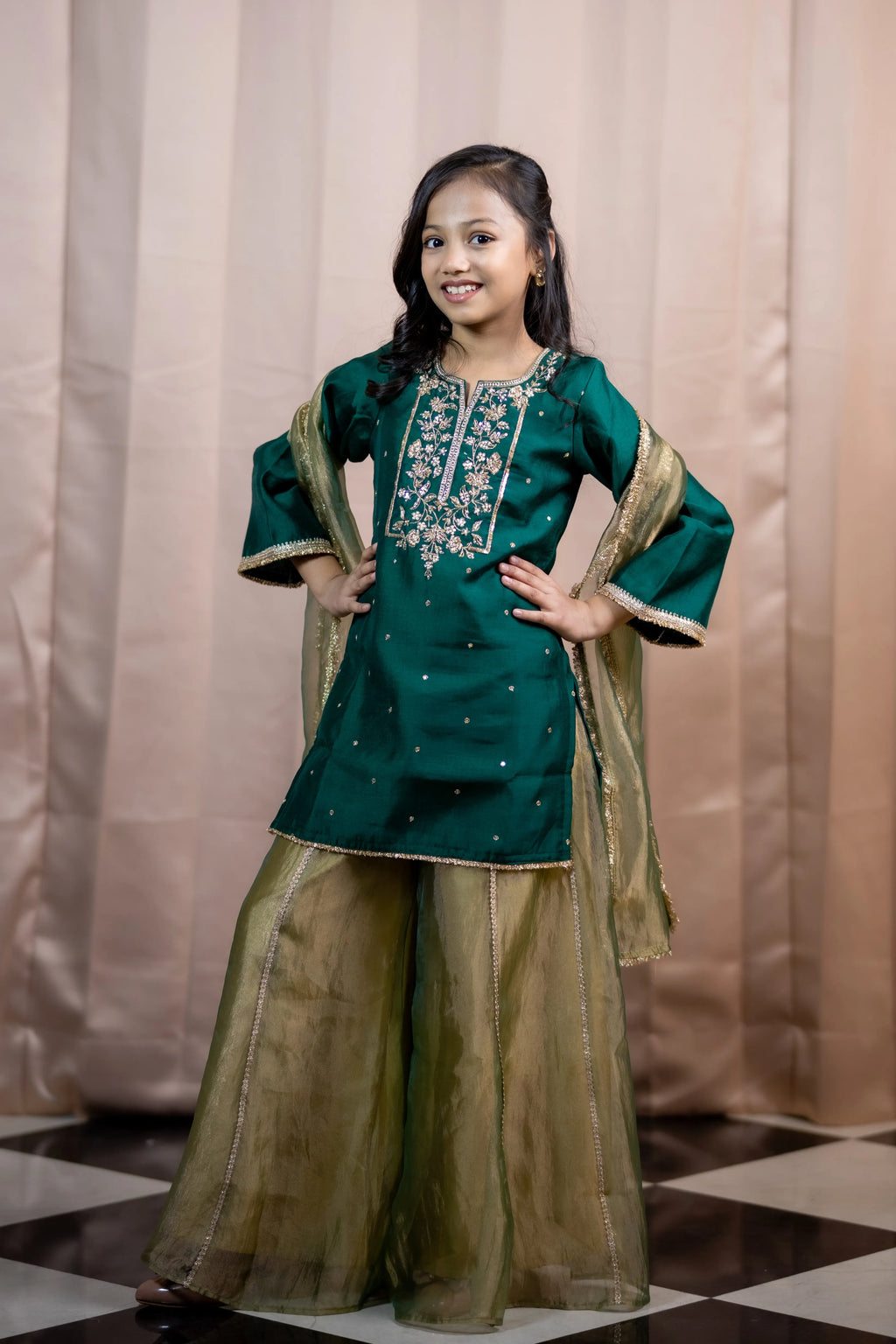 ROSHINI SHARARA SET