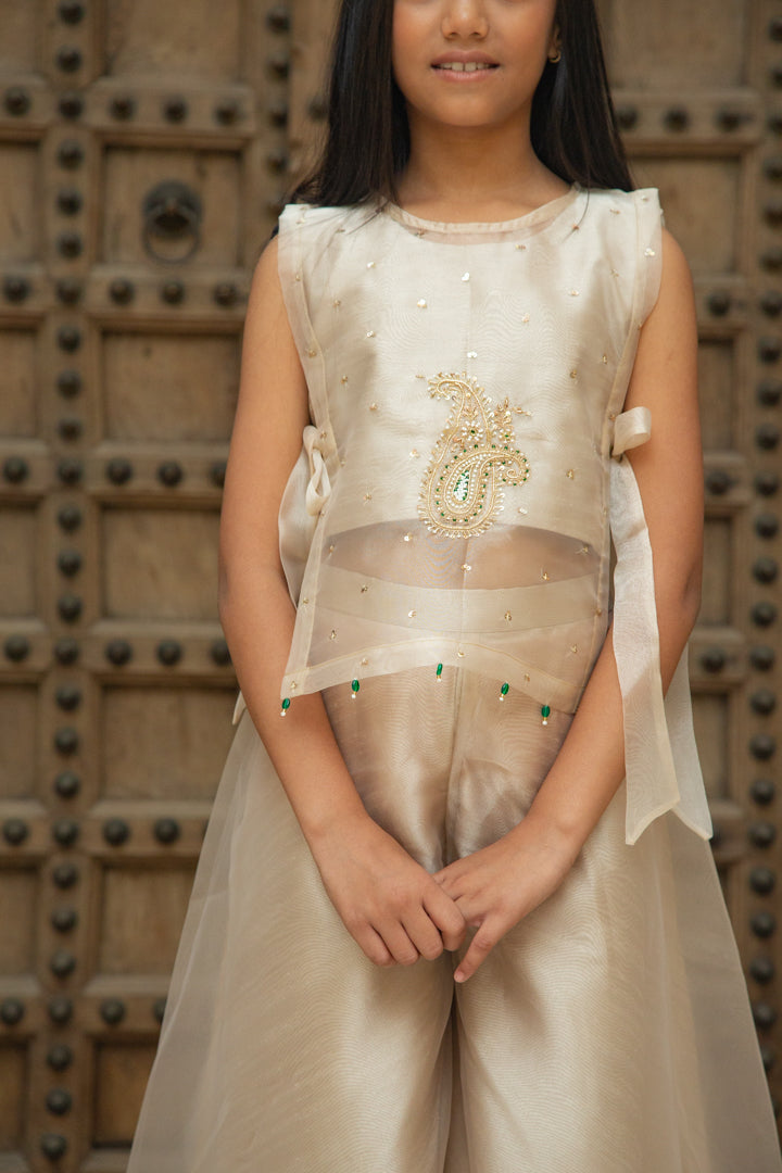 Ivory Paisely Tie Up