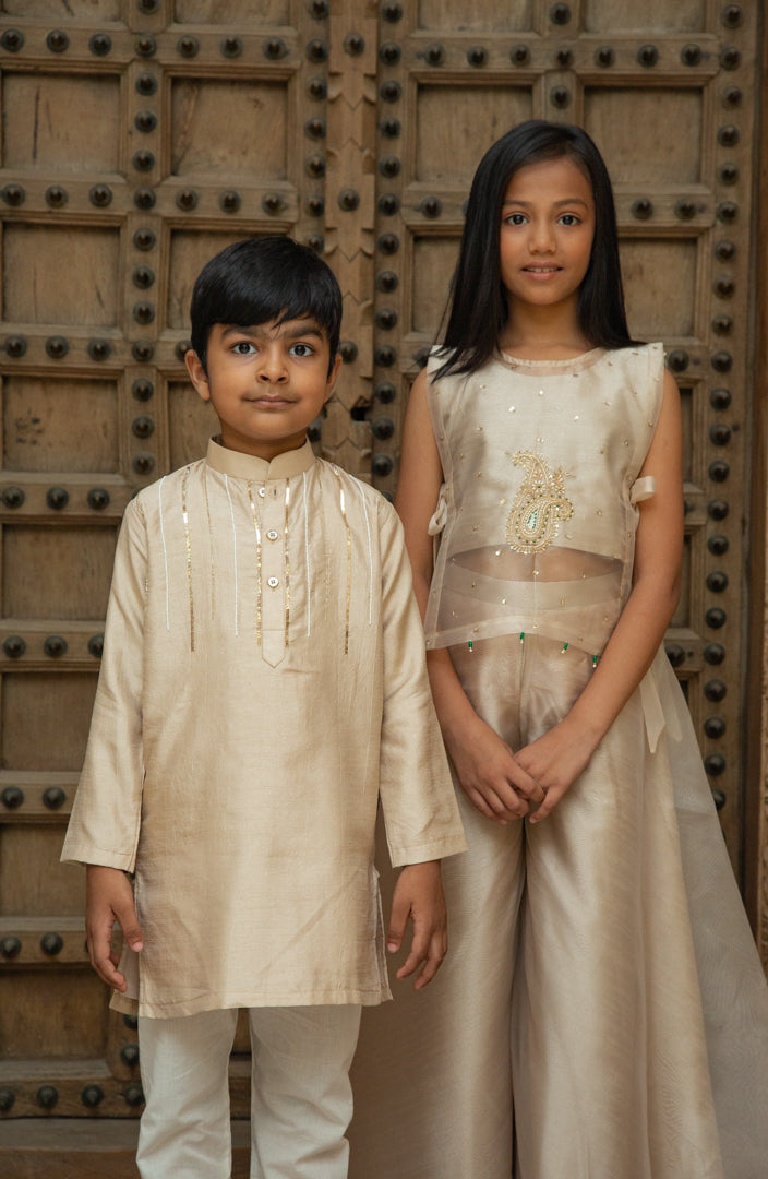 Twinning And Sibling Set Ivory Colour
