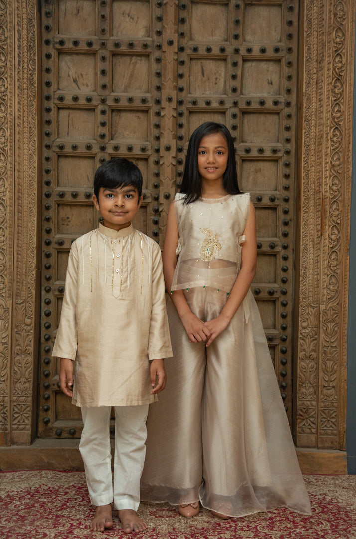 Twinning And Sibling Set Ivory Colour