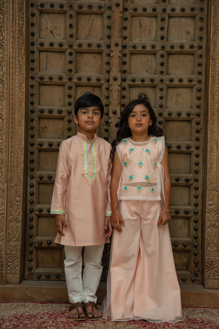 Twinning And Sibbling Pink And White Set