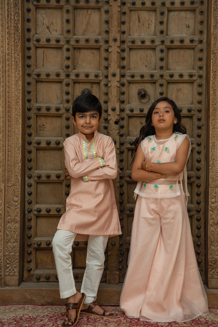 Twinning And Sibbling Pink And White Set