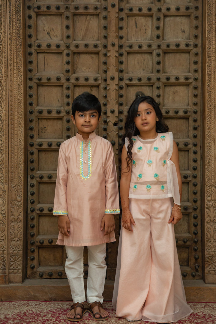Twinning And Sibbling Pink And White Set