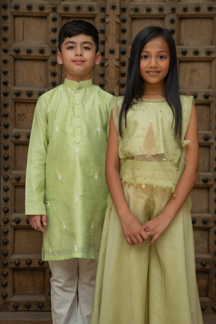 Twinning And Sibbling Green Set