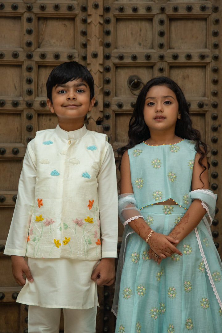 Twinning And Sibbling In Blue And White Combination Set