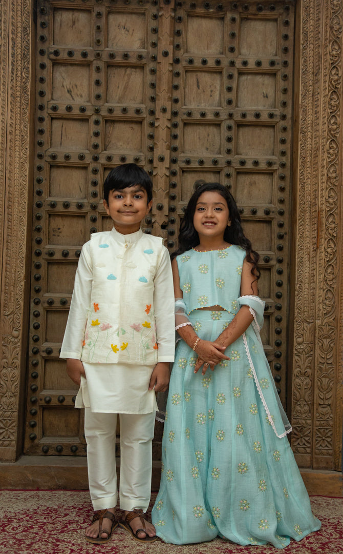 Twinning And Sibbling In Blue And White Combination Set